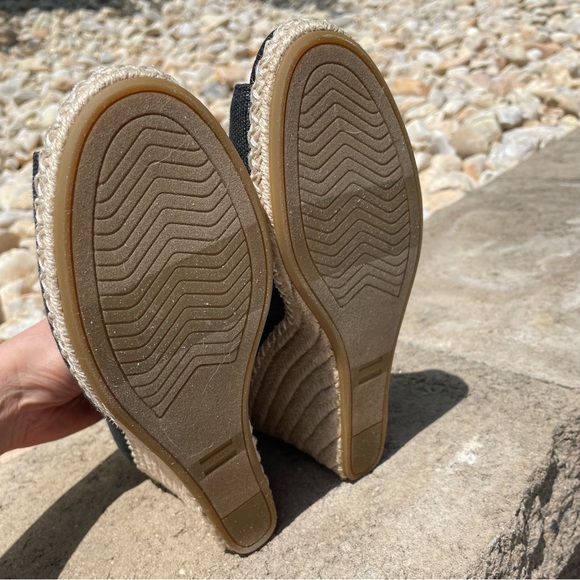 Toms Open Toe Black Wedges, Size 8.5 - Picture 4 of 5